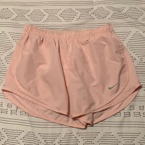 NIKE SHORTS -PALE PINK